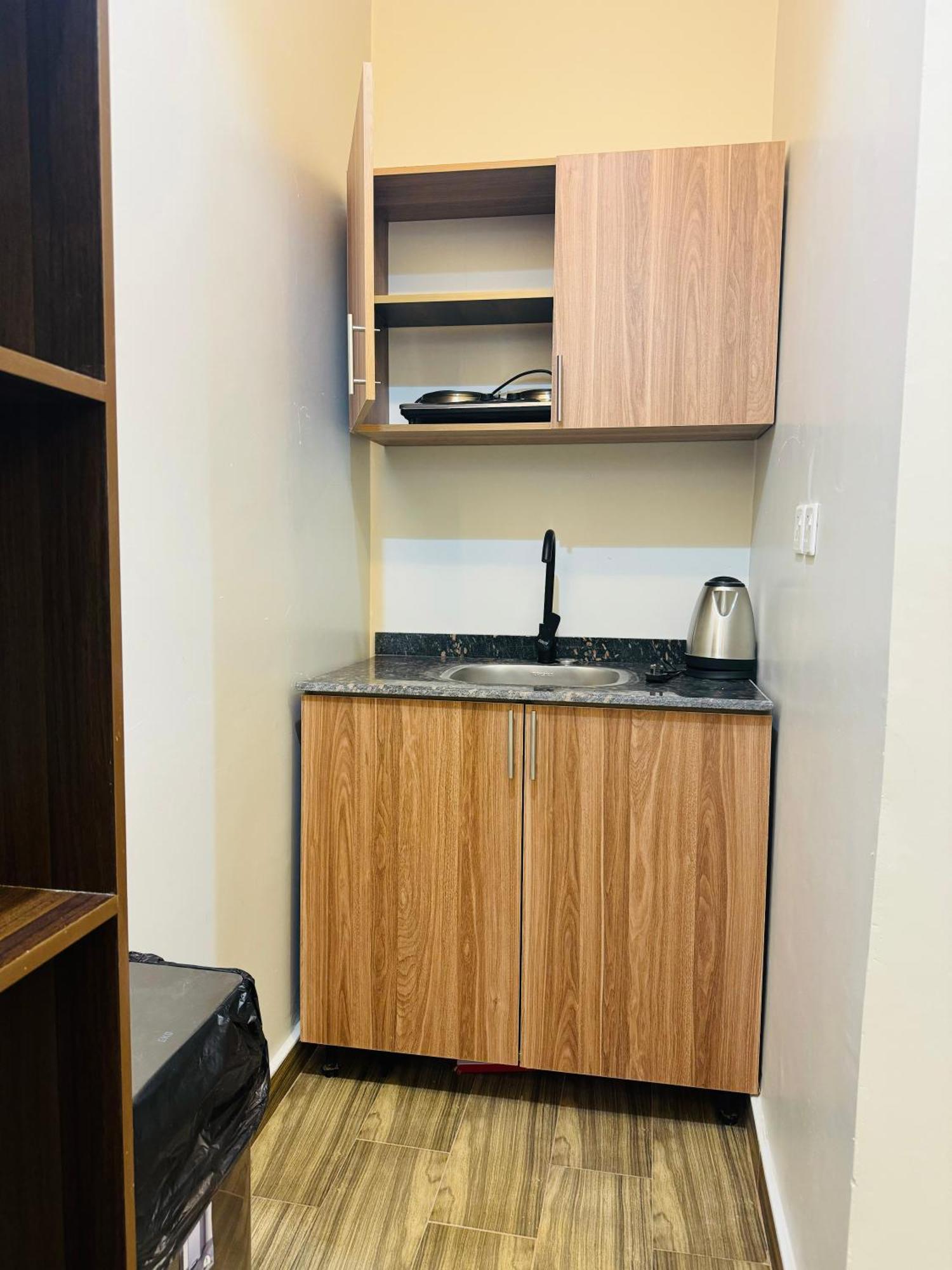 With Self Check In- Perfect Location Apartment